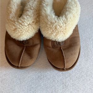 UGG Australia Cozy Sheepskin Cuff Slippers Chestnut Suede Women’s Size 9